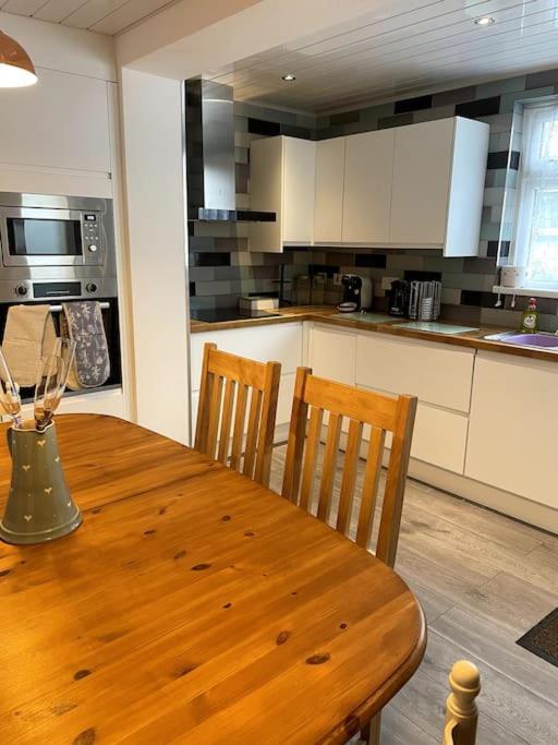 3 Bedroom Terrace Holiday Home Great Torrington Εξωτερικό φωτογραφία